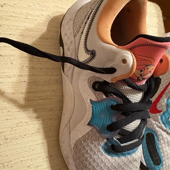 Space Jam Nike Renew - Picture 2 of 3